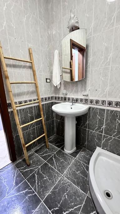 Super House Blloku - 3 Rooms Tirana Exterior foto